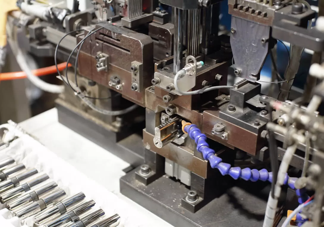 Automatic cylinder assembly equipment at PROLANGH